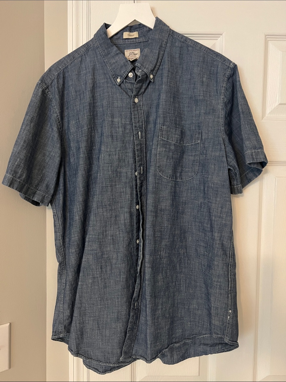 J Crew Men's Short-Sleeve Chambray Button-Down Shirt in Denim Blue